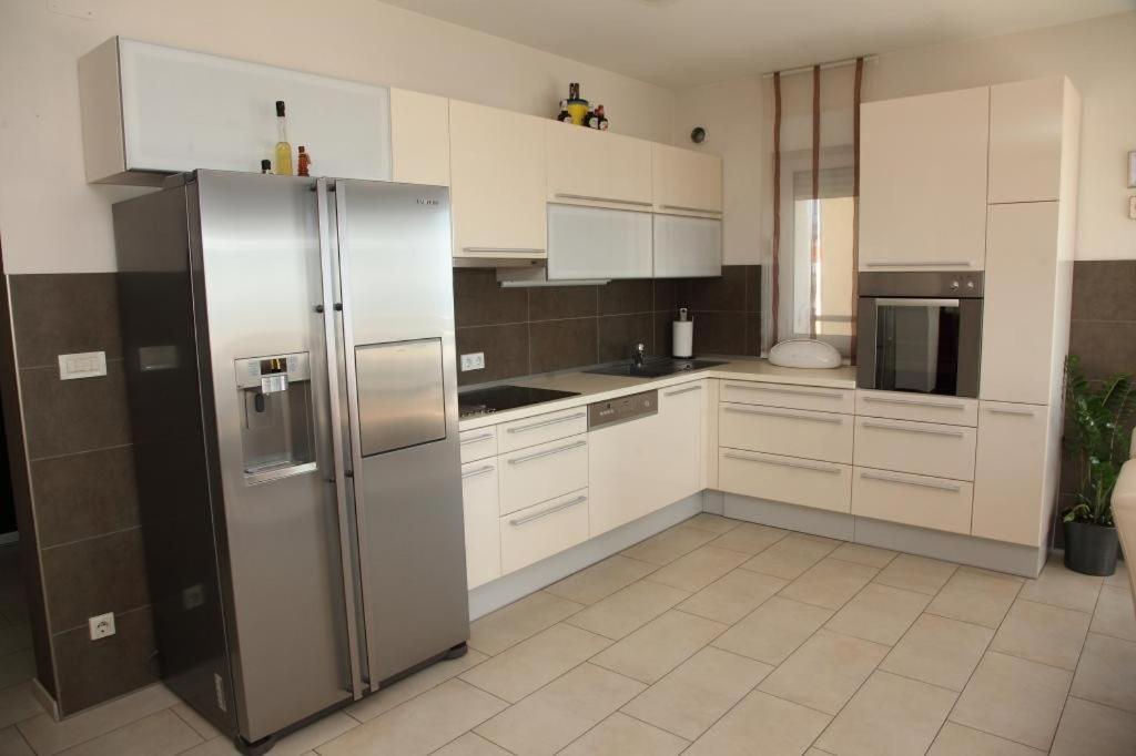 Apartment Toma Kučine エクステリア 写真