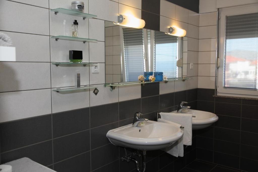 Apartment Toma Kučine エクステリア 写真